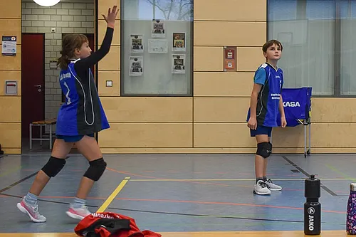 U12