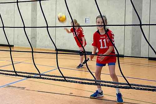 U12