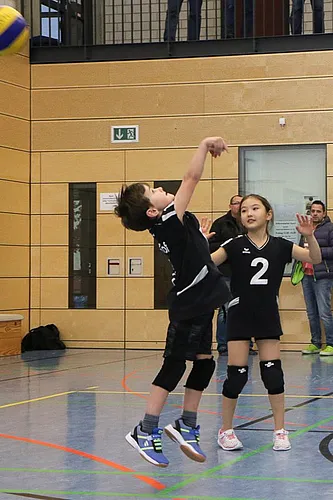 U12