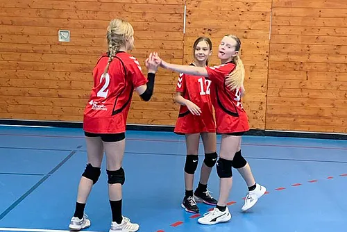 U13
