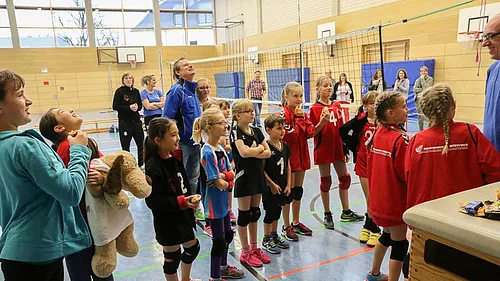 U12
