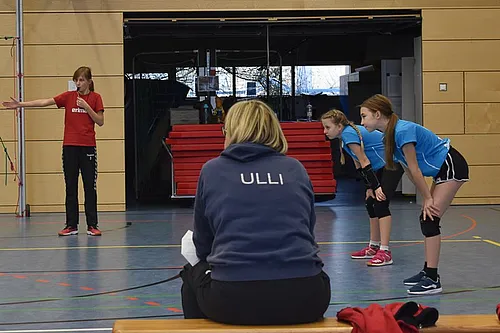 U12