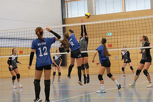 U16