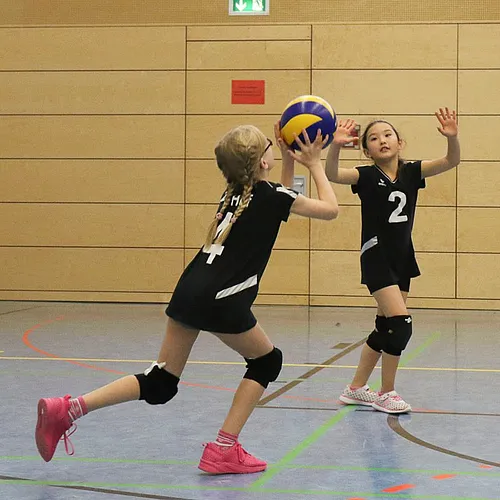 U12
