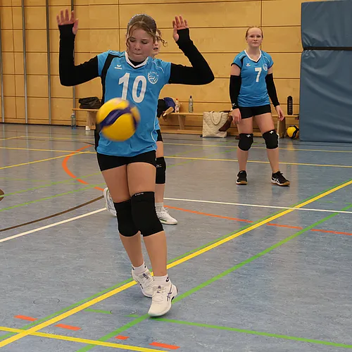 U15